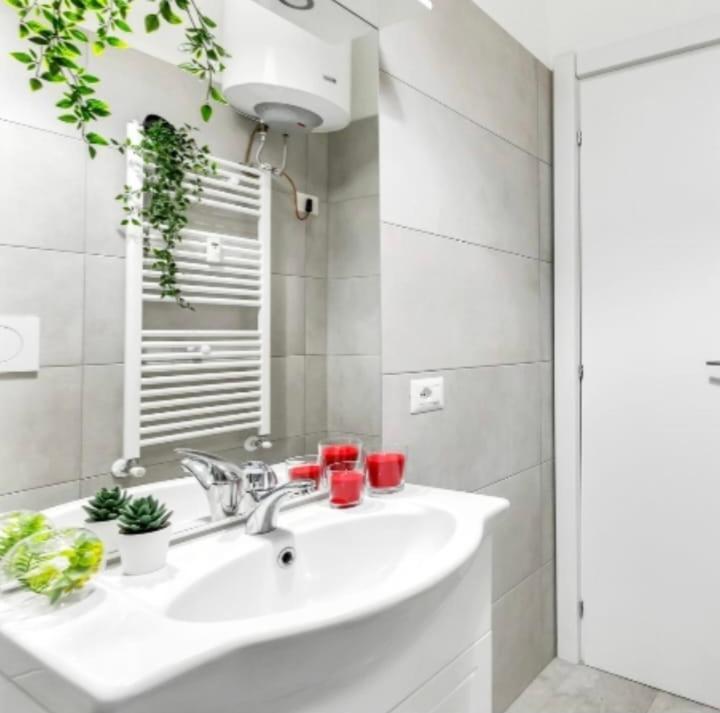 Venezuela Apartment Milan Bagian luar foto